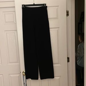 Vintage St. John basics size 6. Excellent condition. No stains rips or tears.